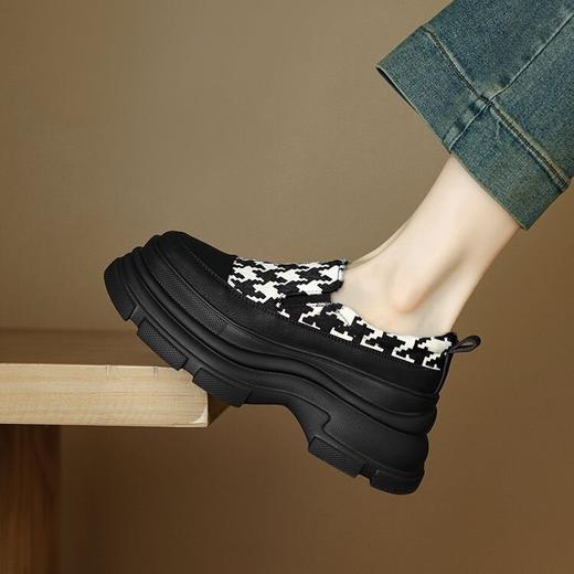 【预售5天】复古典雅轻熟百搭拼色松糕厚底单鞋新款简约通勤舒适乐福鞋女TYMXY&1723 商品图3