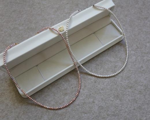 年少不知珍珠美 哈！天然淡水 小点位 近圆 糖果混彩&白细胞片 项链 两款入 商品图0