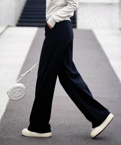 S2L1臣禾	空气层直腿休闲裤	JZ251060375 商品图0