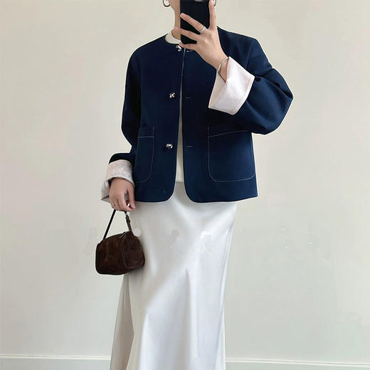 【水墨集云 新中式两面穿牛仔外套】面料软糯顺滑 缎面提花质感满满 两面上身不一样的感觉 日常通勤超百搭 商品图1