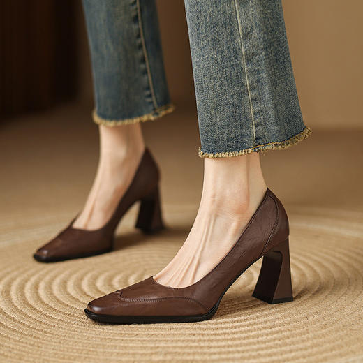 【预售5天】新款浅口方头粗跟单鞋女通勤高跟小皮鞋工作鞋百搭时尚高跟鞋HB&7740 商品图1