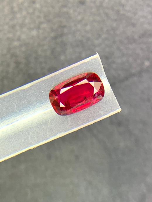 0.77ct刻面红宝石裸石 商品图2