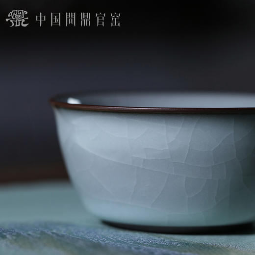 问鼎官窑北官月白鸡缸杯 商品图3