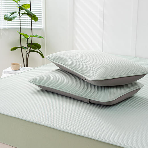 多喜爱  凉豆豆笠围三件套-汀兰（抹茶绿/星空灰/暮山紫）【凉感科技】【按摩颗粒】【可机洗】速冷凉感科技材料 凉而不冰A类抗菌 黑科技冷感材质 3D立体凉豆豆 三明治透气网 SC 商品图2