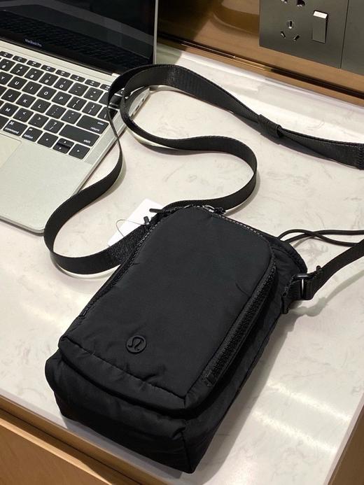 点此购买 lulu露露大家斜挎水壶包 sz 311644 商品图7