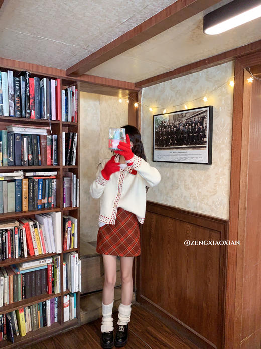 【189元任选2件】最后一波现货！翻领撞色系扣毛衣 商品图8