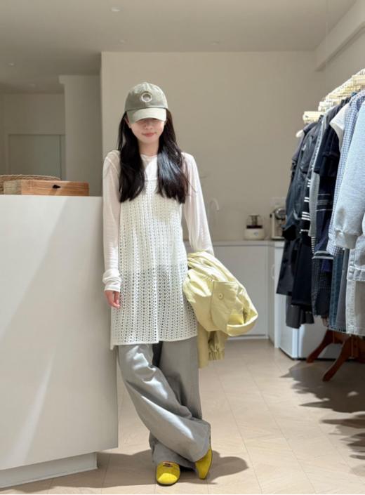 🌺【岚可可韩系镂空叠搭连衣裙】😎 背心裙镂空针织👏真的太绝了织法很好看 ❤️搭配T恤裙、整体很有松弛感!🥰!日常或者逛街约会都可以的~ 商品图1