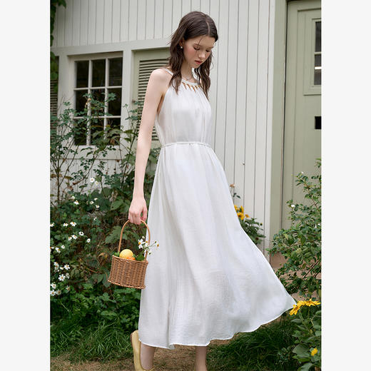 西遇法式挂脖连衣裙女新款小个子度假风收腰无袖长裙D0050491 商品图3