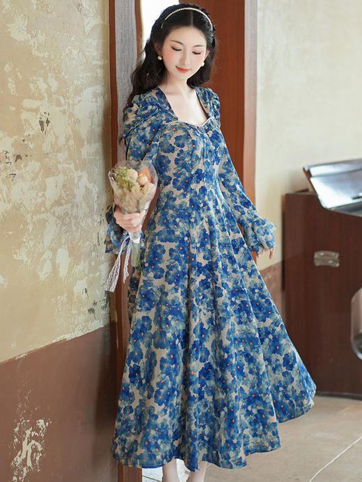 法式复古方领垂坠感油画长裙收腰显瘦喇叭袖碎花连衣裙女秋 商品图1