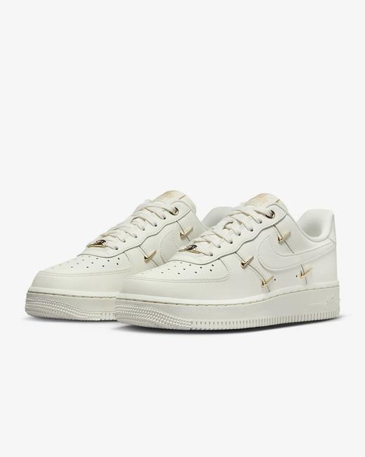 Nike 耐克Air Force 1 '07 LX 女子空军一号小金钩运动鞋FV3654-111 商品图3