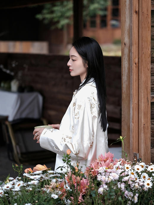 盛唐牡丹 |重缎真丝梅竹蝶手推绣外套 商品图12