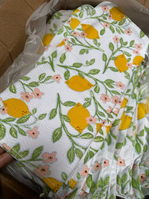 原单正品拉夫劳伦100%纯棉毛巾。花色20多个，好多都没拍到的，每个都好看，美美的田园风风格。尺寸72×42
全部原箱卖完无补！拼手速
官网售价26.99美金一条，现特价69四条包邮，颜色随机 商品图10
