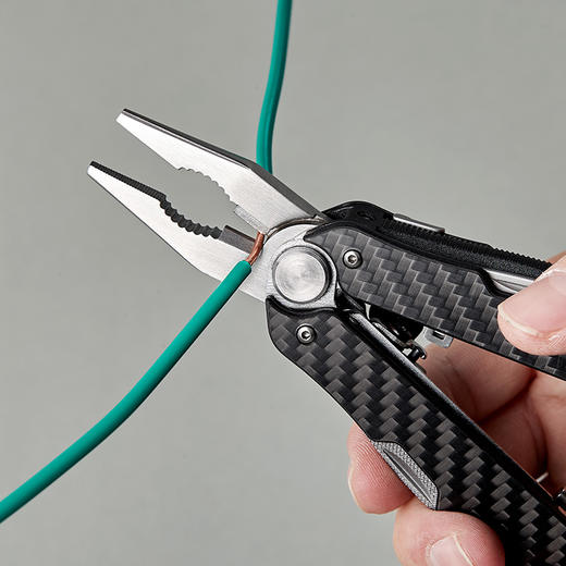 瑞士科技 SWISS+TECH 玄龟9合1伸缩碳纤维手柄工具钳-分销 商品图7