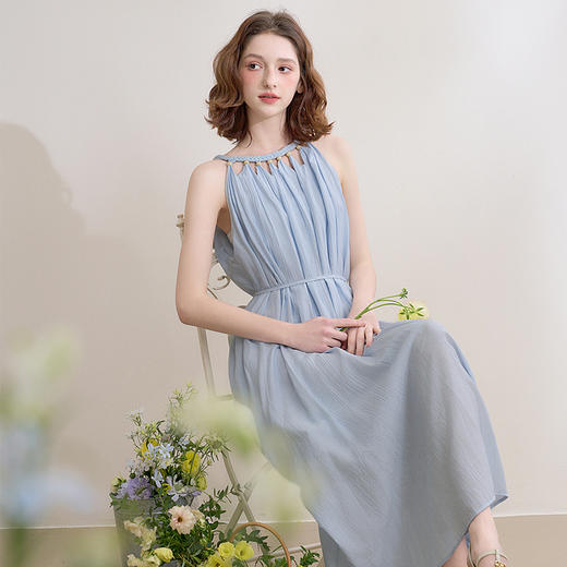 西遇法式挂脖连衣裙女新款小个子度假风收腰无袖长裙D0050491 商品图2