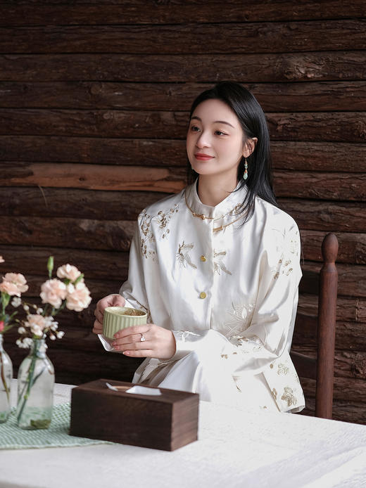 盛唐牡丹 |重缎真丝梅竹蝶手推绣外套 商品图9