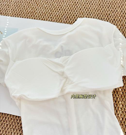 点此购买 Alo夏季女士多巴胺龙骨正肩短袖T恤 ggd 311790 商品图13