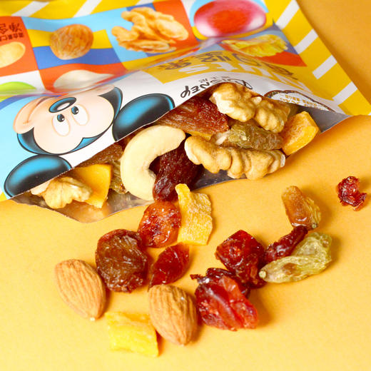 新疆喀什优诗美意每日坚果 21袋*25g（525g） 商品图1