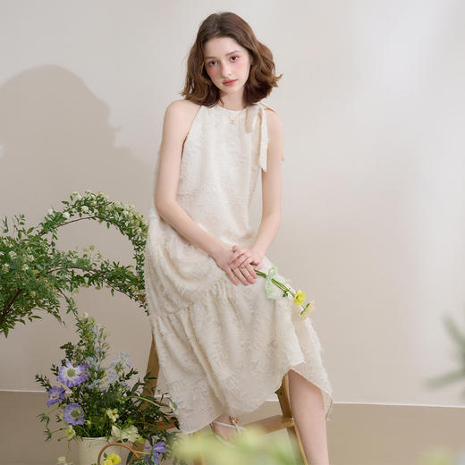 法式温柔立体流苏提花连衣裙女挂脖露肩系带A字长裙V0550202 商品图3