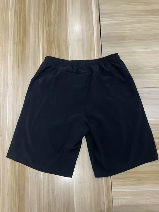 外贸原单正品BOSS男士新款运动休闲短裤 ,快干材质。
尺码m--xxl 商品图5