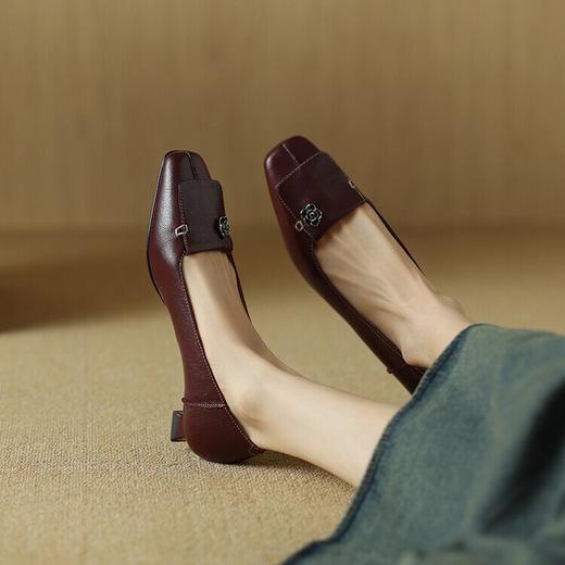 【预售5天】春秋新款羊皮复古风花朵浅口黑色低跟单鞋QQJFG&JZ-1373F 商品图1