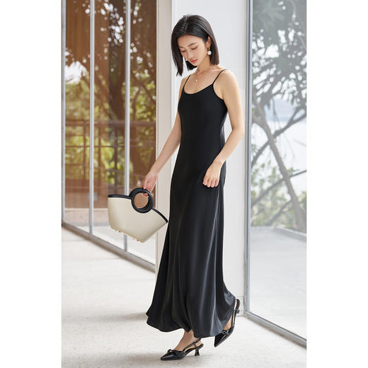 剩XL/S/M/L 米思阳2026春季新款醋酸光泽感吊带连衣裙小性感开叉修身连衣裙女5692 商品图2