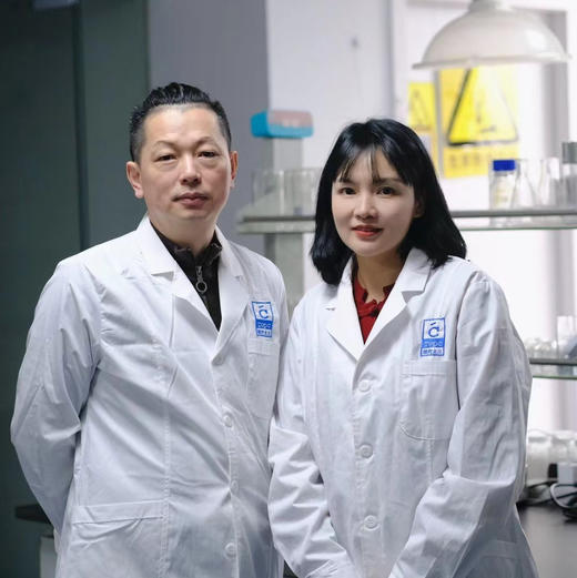 唐老师实验室出品粉底液，春季焕妆，匠心打磨研发的，轻薄透气光感粉底液，水润服帖不卡粉，越用越自然， 妆养合一，呵护肌肤屏障，愿新的一年美出新模样💗 商品图6