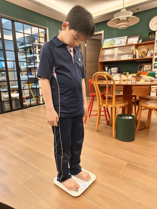 iboga智能身高测量仪/ 毫米级精准测量/ 数据自动同步&云端存储/自动生成身高发育曲线/身高体重发育评价/ 遗传身高预测/支持4个宝贝的身高管理/可充电&超长待机180天 /本机存储99条 商品图12