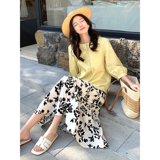 【周四狂欢价】熙世界绣花七分袖天丝衬衫女高级感减龄洋气中袖上衣2025秋新款 商品图4