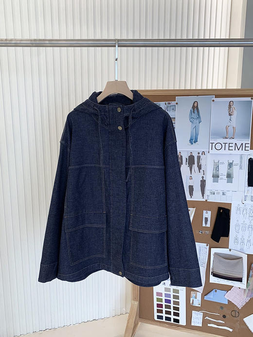 斜纹棉弹连帽牛仔外套 复刻经典牛仔骨相 优质纱线 环保染色 斜纹编织结构 复古/休闲/工装多种元素融合 微落肩剪裁 连帽设计 宽松廓形 商品图8