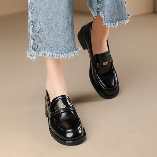 品质好货|Safiya/索菲娅2025英伦风通勤金属扣厚底乐福鞋 商品图4