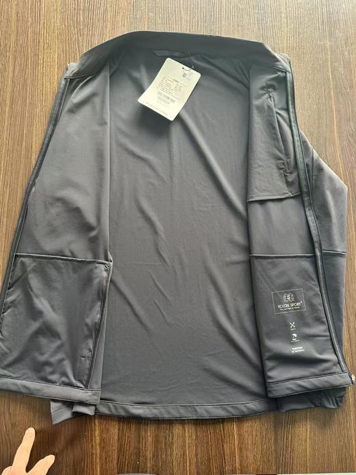 原单正品可隆弹力运动外套 两色m~XXL 商品图8