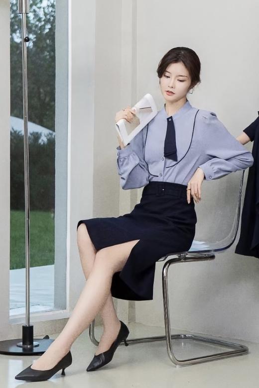 ESTELLICA 知性浅蓝色领带装饰衬衣 17737 商品图1