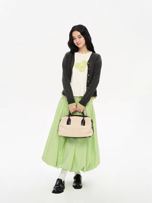 heris/H51102/碱水结刺绣 气质V领撞色假两件羊毛开衫 商品图4