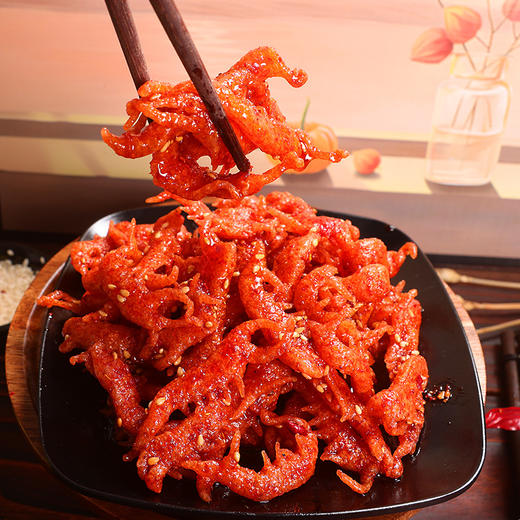 【55.9到手20包❗️素小龙虾辣条】麻辣鲜香，小时候怀旧零食，麻辣味甜口解馋辣条，办公室休闲小吃食品，特价清仓L 商品图2