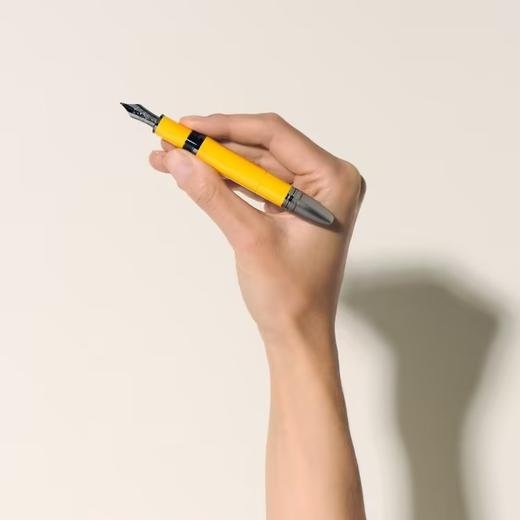 万宝龙 致敬恩佐·法拉利特别款墨水笔-摩德纳黄  MB130660-F 商品图1