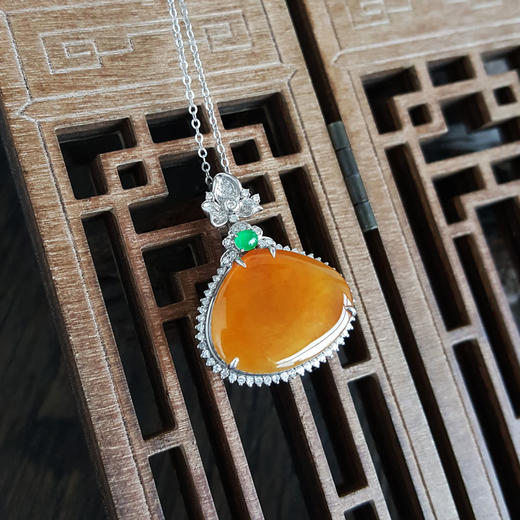 【天然正品】A货翡翠AU750精品白金镶钻镶天然冰种福袋(福气满满）黄翡吊坠项链26.4*20.3*9.6MM（皆取最大值）女士现售价：5880！130325AH31 商品图7