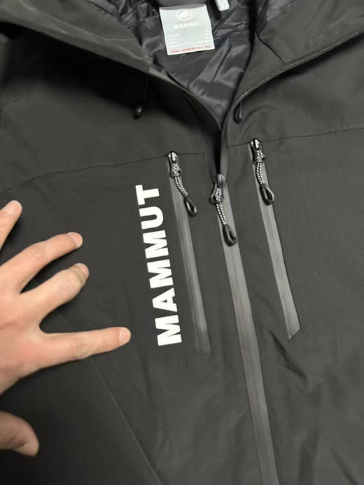 正品猛犸象冲锋衣 全防水拉链 全压胶有内衬 两色
尺码m~XxL 现货发 商品图4