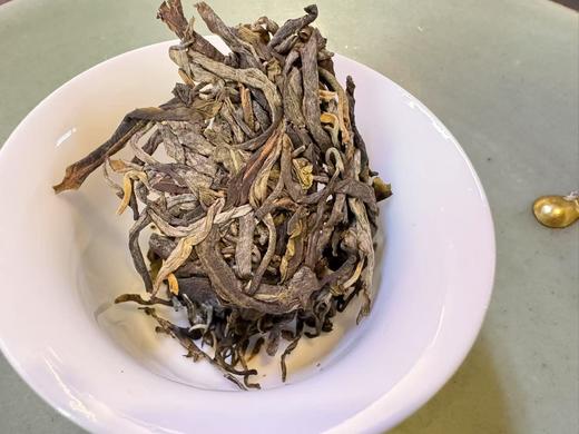 2024 滑竹梁子 海拔2429米  版纳之巅 普洱生茶 357克 商品图4