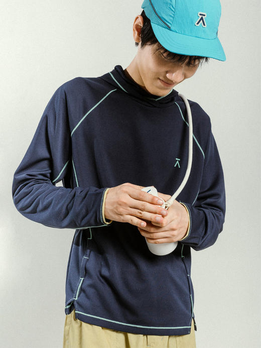 【品牌特惠】ACMEITEM爱棵米 户外情侣连帽骑行T恤吸湿速干合体长袖上衣男女GAG3340203A 商品图2