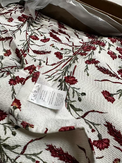 原单正品拉夫劳伦100%纯棉毛巾。花色20多个，好多都没拍到的，每个都好看，美美的田园风风格。尺寸72×42
全部原箱卖完无补！拼手速
官网售价26.99美金一条，现特价69四条包邮，颜色随机 商品图14