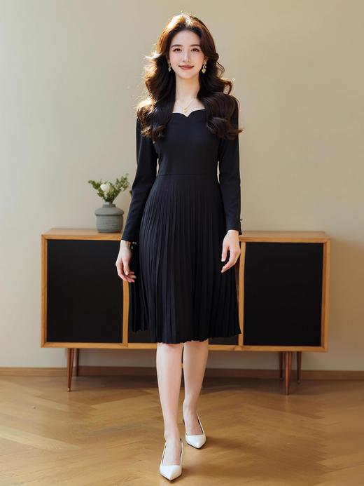 奢姿2025年春季新款大码女装纯色减龄裙子胖mm褶皱方领时尚连衣裙9941826112 商品图3