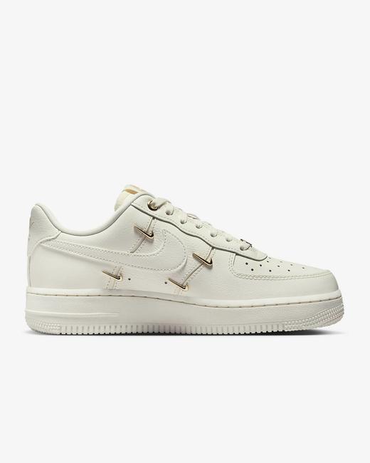 Nike 耐克Air Force 1 '07 LX 女子空军一号小金钩运动鞋FV3654-111 商品图1