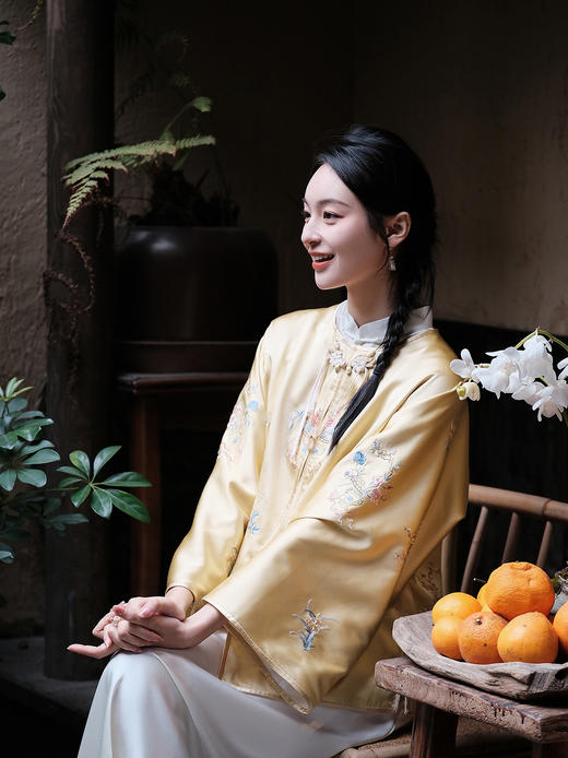 盛唐牡丹 |松花黄重缎真丝散花手推绣外套 商品图3