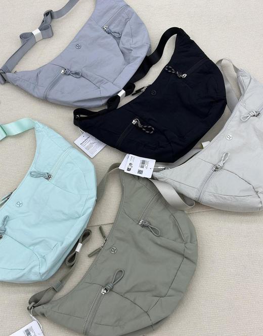 lululemon露露柜子最新款6L牛角包斜挎包饺子包可颂包（MT） 商品图7