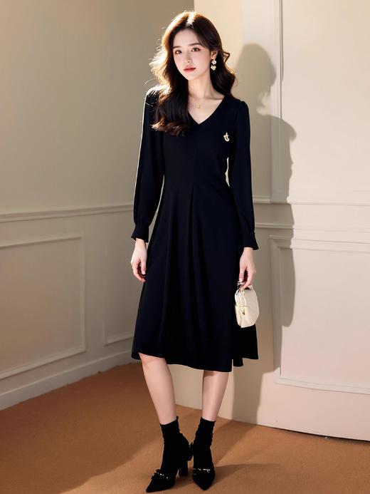 奢姿2024年秋装新款大码女装胸针装饰裙子胖妹妹气质V领连衣裙9933853106 商品图2