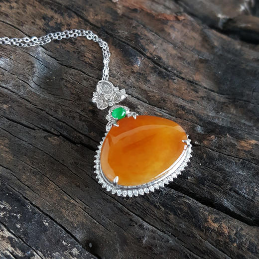 【天然正品】A货翡翠AU750精品白金镶钻镶天然冰种福袋(福气满满）黄翡吊坠项链26.4*20.3*9.6MM（皆取最大值）女士现售价：5880！130325AH31 商品图3