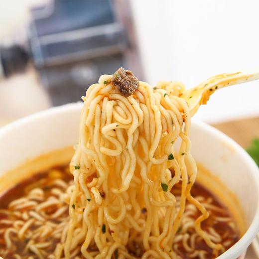 康师傅经典香辣牛肉面 111g 商品图2
