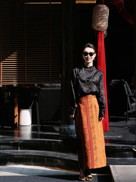 盛唐牡丹 |黑色真丝竹子纹偏襟上衣 商品图3