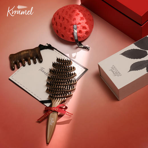 Krramel 限定礼盒 LH-046 刮痧板+醋酸发夹+鹿角发带（焦糖） 猪鬃按摩梳子实用护发礼盒生日礼物女生梳子女士专用礼品 商品图3