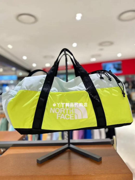 正品韩单THE NORTH FACE/北面男女手提斜跨衣物包行李袋实用防水旅行耐用旅行包
四个色，尺寸：53.5*23*33cm
代购500➕ 商品图3